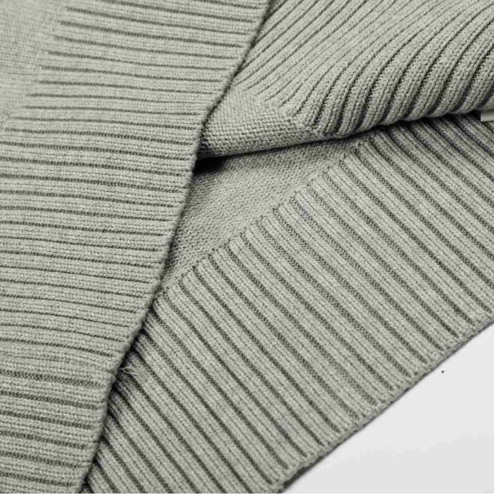 Ami Gray Crewneck Sweater with Black Heart Motif - Picture 7 of 8